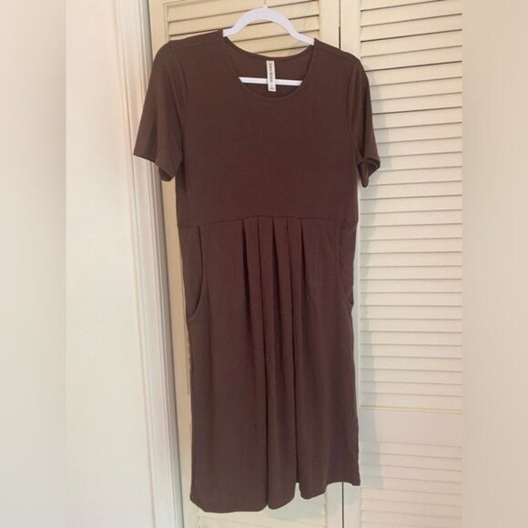 Zenana Premium Brown Short Sleeve Midi Dress W/ Pockets Size L - Picture 2 of 7